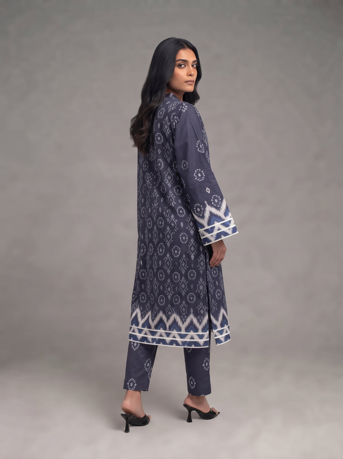 Sapphire Charm - 2 Piece Suit