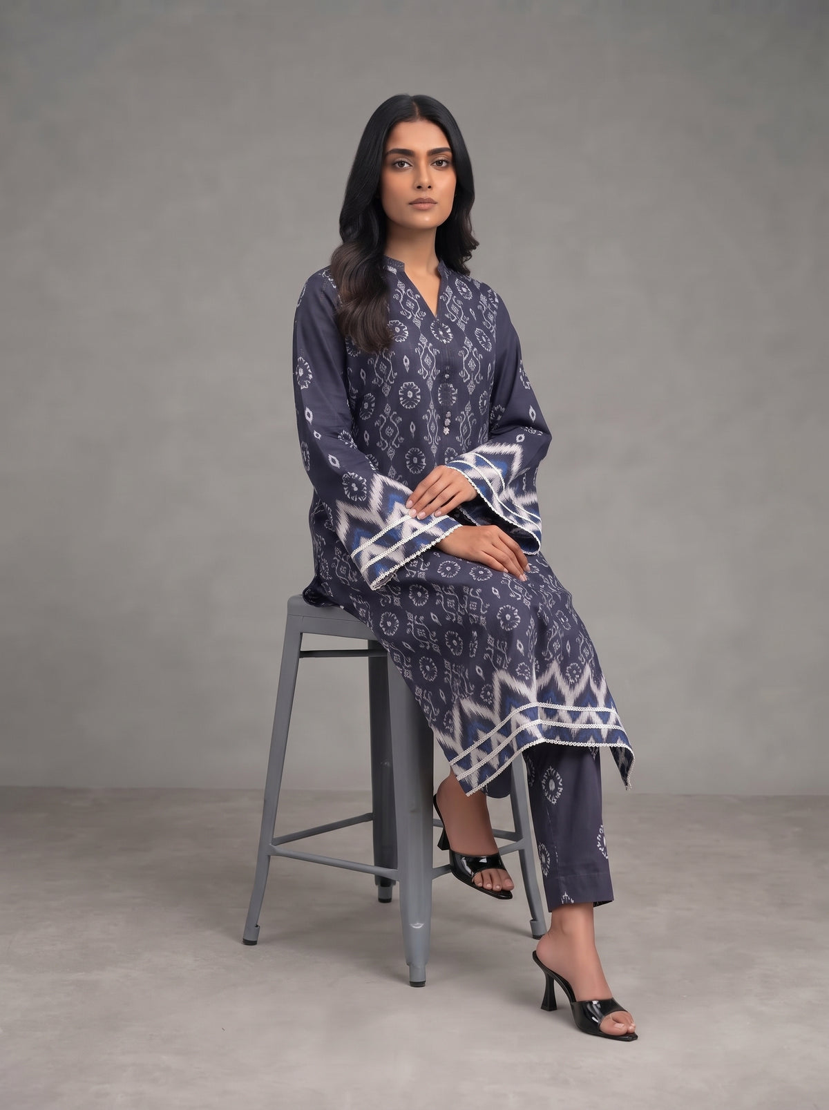 Sapphire Charm - 2 Piece Suit
